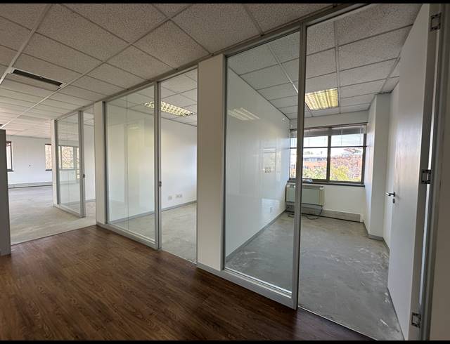313M² OFFICE TO LET IN WOODMEAD
